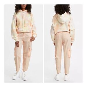 Levi’s Premium Woman’s Loose Peach Cargo Pants Size 29 NWT